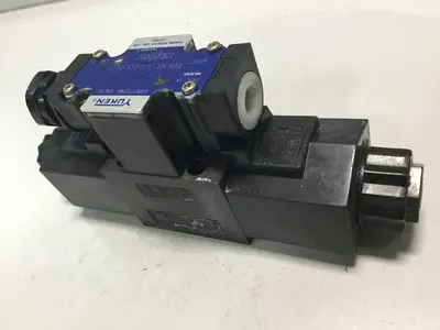 USED YUKEN DSG-01-3C4-D24-5072