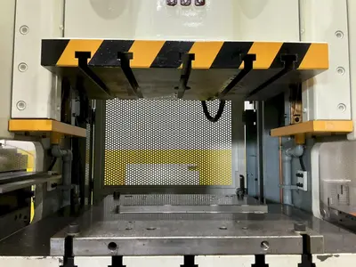 88 TON AIDA MODEL #DSF-N1-800 GAP FRAME SERVEPRO SERVO PRESS 6.3” STROKE 2015 : YOBRO #25100