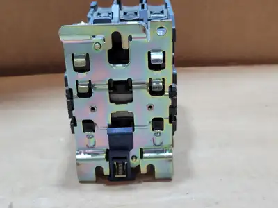 Used SCHNEIDER LC1D80 Switchgears British Columbia CA | Lenmark #913669