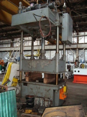 USED 1973 DAKE 27-677