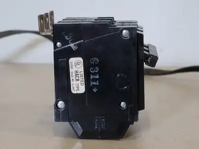 15 Amp, 3 Pole, 240 volts Circuit Breaker