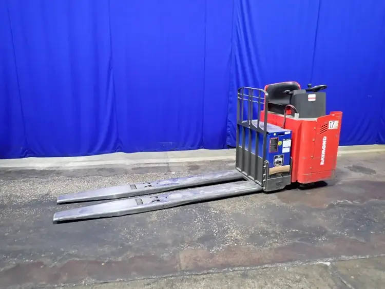 Used RAYMOND 8900 Pallet Jacks Ohio US | HGR 24 #1147884
