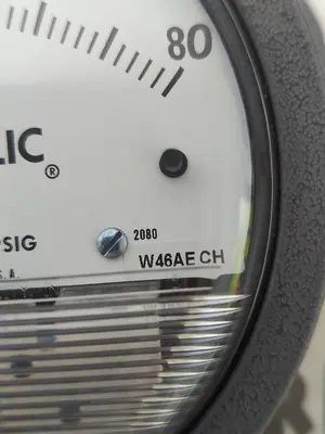 New | in-Stock DWYER 2080 Universal Pressure Meters Ohio US | Surplus Asset Holdings #1234247