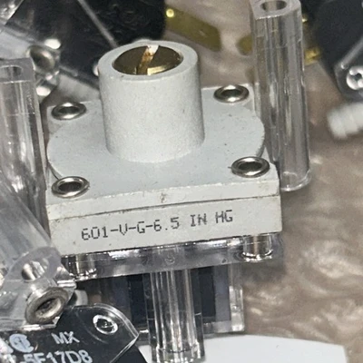 (4) MICRO PNEUMATIC LOGIC PRESSURE SENSOR 601-V-G-6.5 IN HG with V7-5F17D8