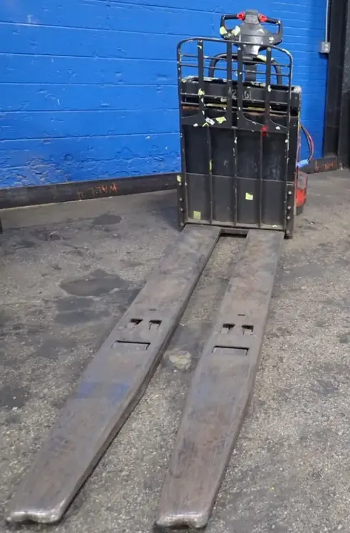 Used THE RAYMOND CORPORATION 8410 Pallet Jacks Ohio US | HGR 24 #743390