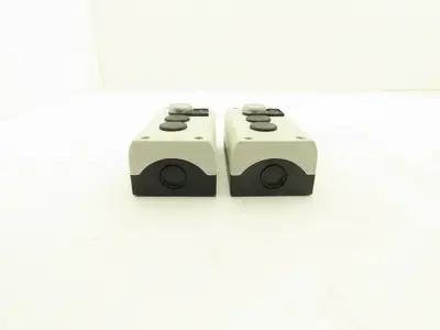 Moeller 60947 3-Hole PB Box IEC IP67 1 Lighted Pushbutton 1NO Contact Lot of 2