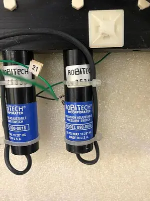 ROBITECH INCORPORATED PRECISION ADJUSTABLE PRESSURE SWITCH 890-0016