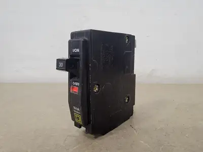 30 Amp, 1 Pole, 120/240 volts Circuit Breaker