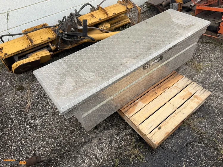Used TRUCK TOOL BOX _UNKNOWN_ Tool Box Michigan US | Miedema Asset Management Group #1414307