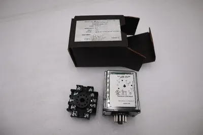 NEW OPEN BOX Warrick Controls 26NMC1B0 Liquid Level Relay STK L210CC