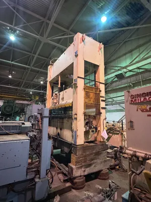 1992 PACIFIC #200-D8-48-96 Hydraulic Press | Universal Press & Machinery (UPM) (2)