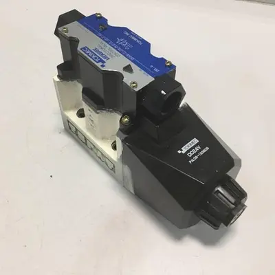 USED VICKERS DG4V52AMP7LH740