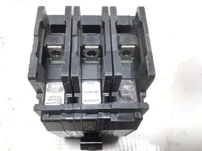 Square D 3 Pole Unit Circuit Breaker 50 Amp HACR TYPE 62