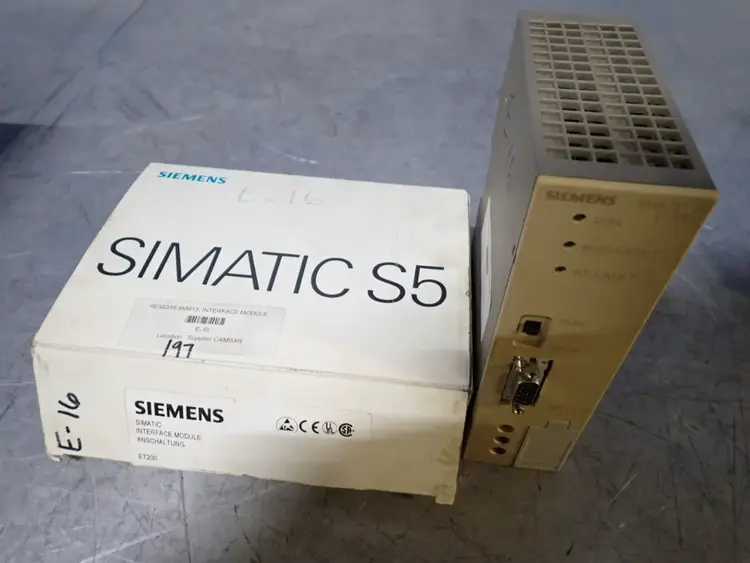 Used SIEMENS 6ES53188MB13 Interface Monitors | HGR 24 #753382