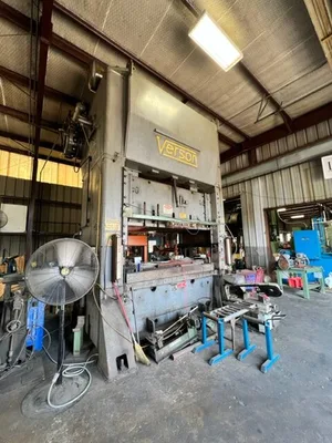 USED 1900 VERSON 300