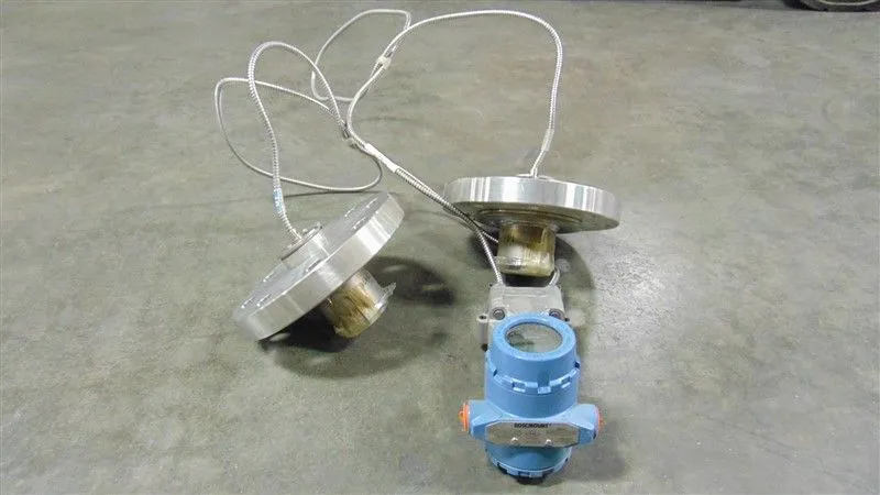 Rosemount CD2A22A1AS2L4B4I5M5 Pressure Transmitter w/ Remote Seals New