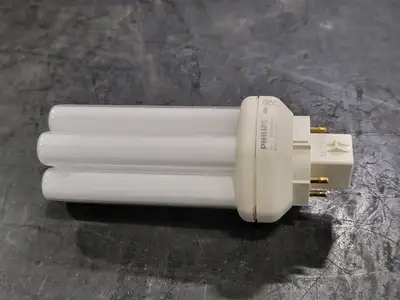 NEW PHILIPS PL-T 18W/835/A/4P