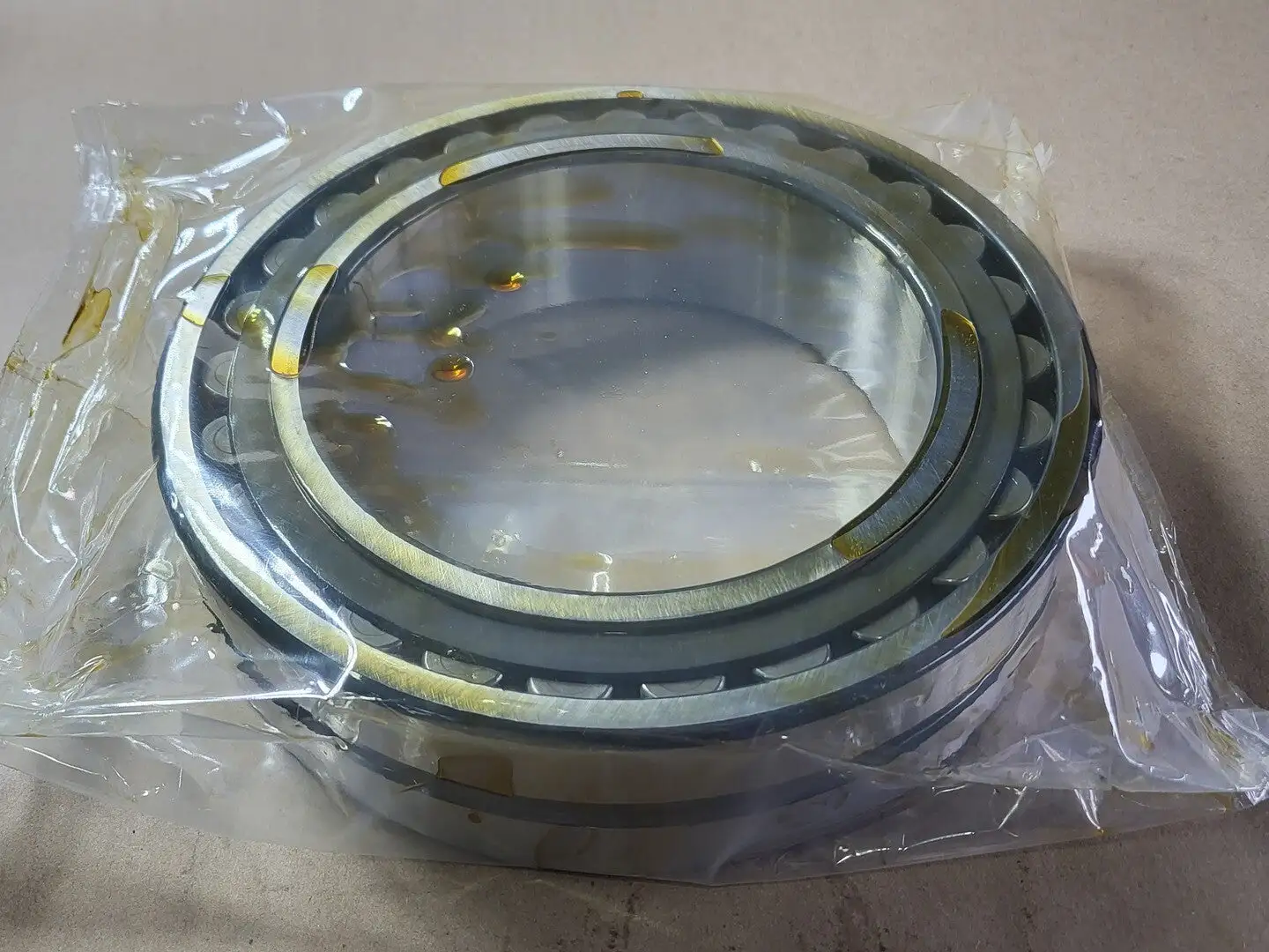 NEW SKF 23032 CC/W33