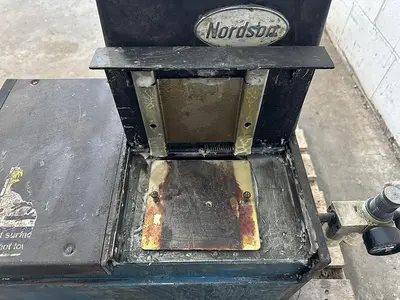 USED NORDSON 3100V-1EA2F