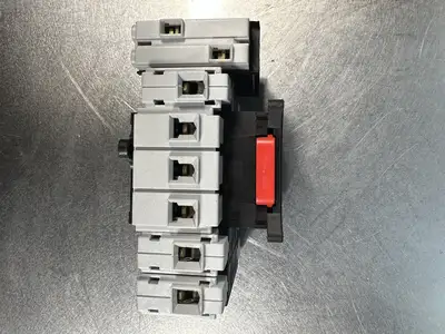 LOT OF SCHNEIDER ELECTRIC SWITCH LOADBREAK MODULE (BIN-1.5.1)