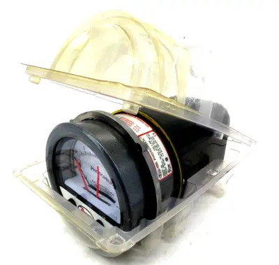 NEW DWYER A-3000 DIFFERENTIAL PRESSURE SWITCH A3000 TYPE 2