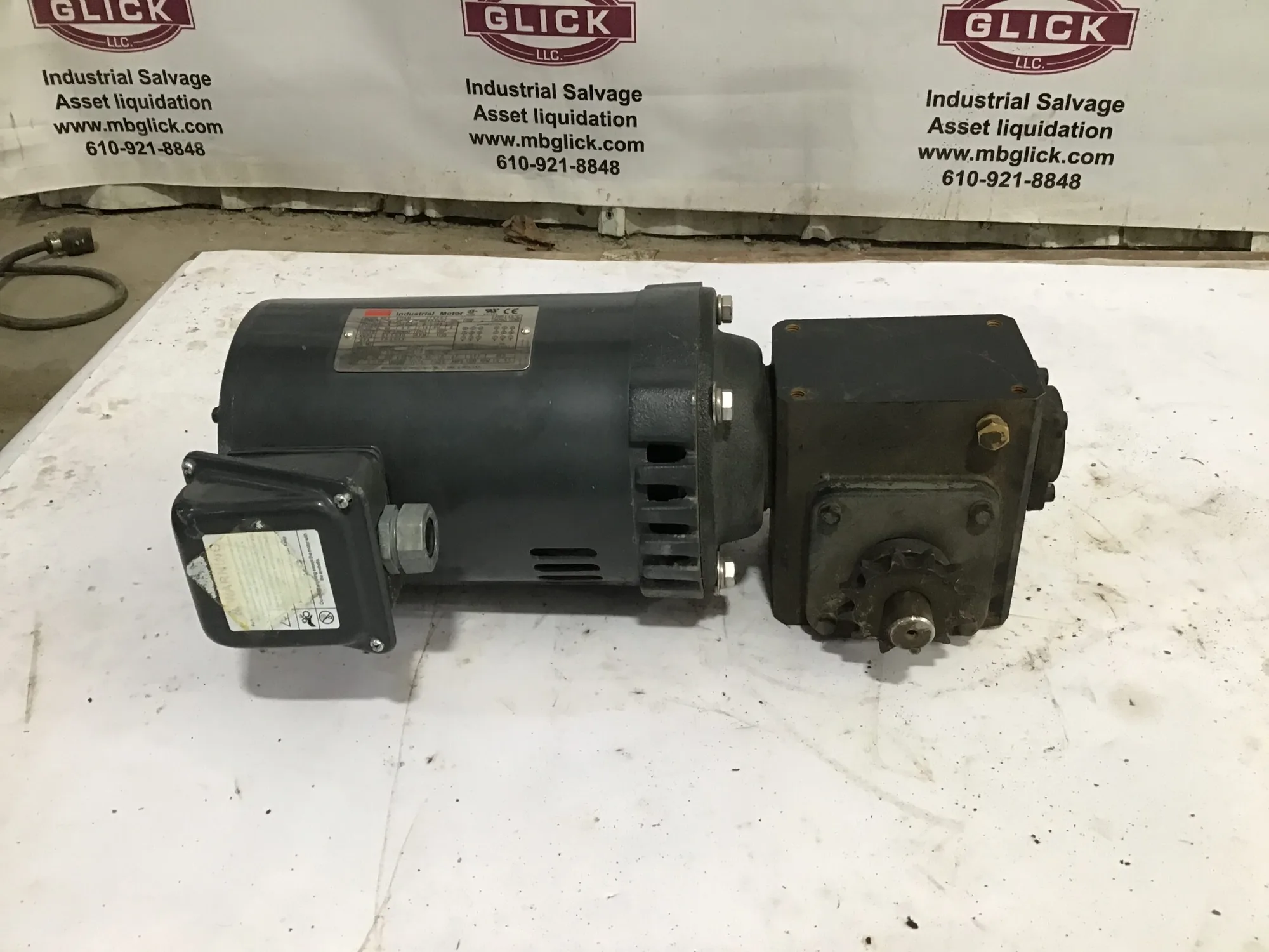 DAYTON industrial motor with IRONHORSE speed reducer