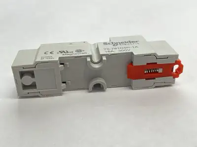 Used Schneider Electric Relay Base 16A 300V LOT OF 4 Relays & Switches Michigan US | Maverick Industrial Sales #1395410