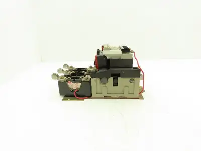 Arrow Hart AH32-332-U Motor Starter Contactor 3Ph 50Hp Size 3 550VAC Coil 120V