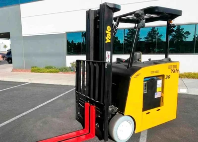 USED 2022 YALE ESC030AD
