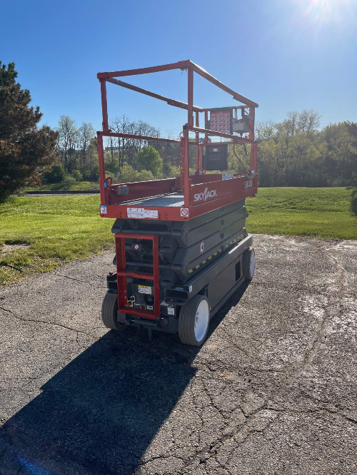 Used 2016 Skyjack SJ3226 Scissor Lifters Wisconsin US | Stack Equipment #1080313