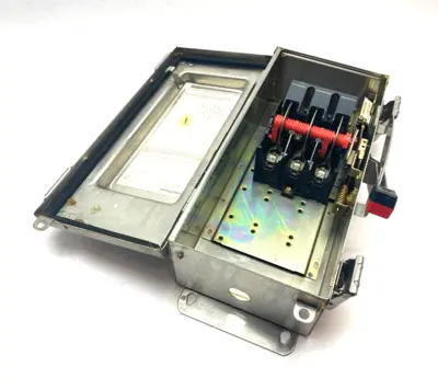 USED SQUARE D STAINLESS STEEL HEAVY DUTY SAFETY SWITCH SERIES E1 600V 60A