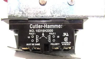 NEW CUTLER HAMMER DS200EK2 AUXILIARY CONTACT KIT