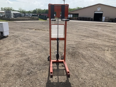 Hamaco manual hydraulic forklift model HFH-HE600-15, 1,322 lb capacity, 31-1/2” x 4” forks, 60” max ...