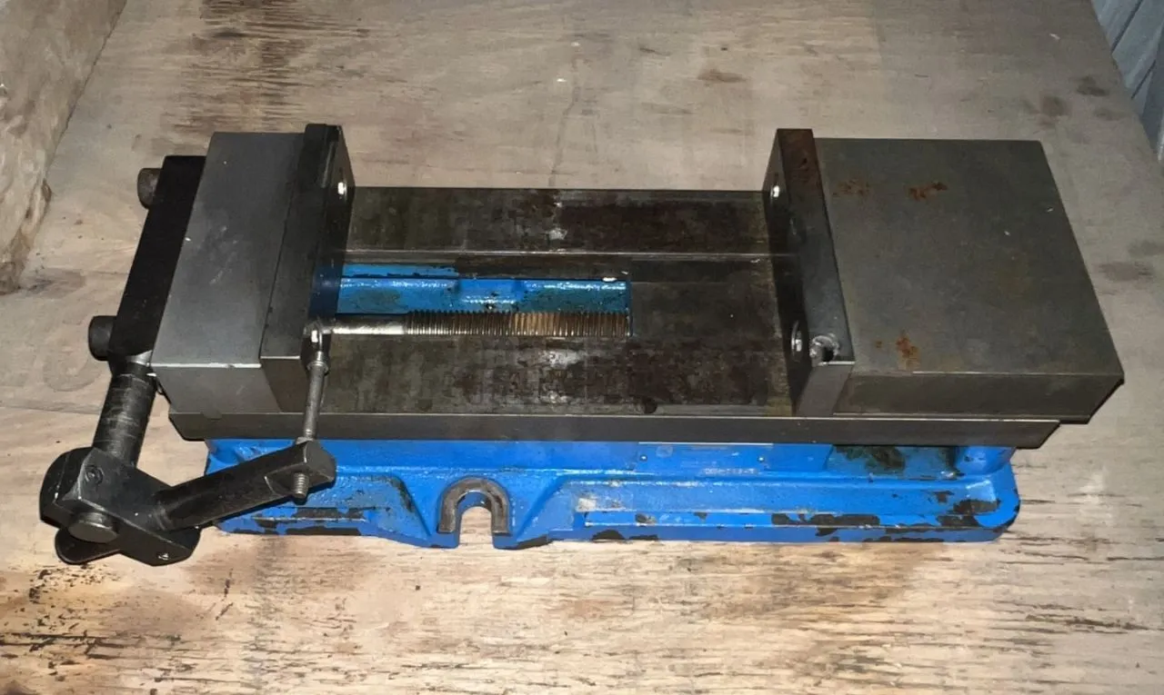 USED KURT D688