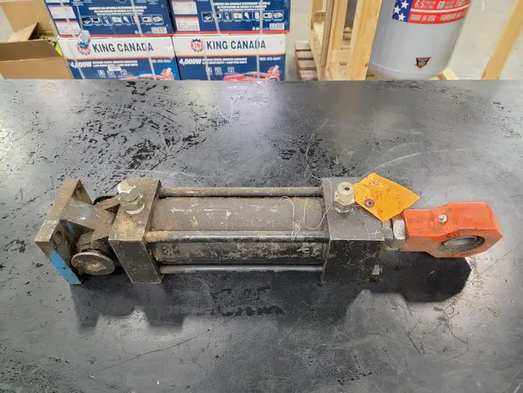 Used PARKER FILTRATION _UNKNOWN_ Parts (Hydraulics and Pneumatics) British Columbia CA | Lenmark #266385