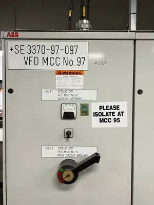 VFD MCC ACS607-0610-6-00HB120052B, 0-575VAC, 0-300hz, 4 Sections