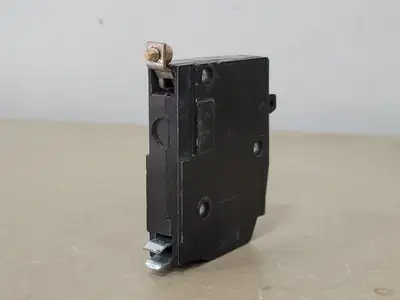 USED SQUARE D QOB135