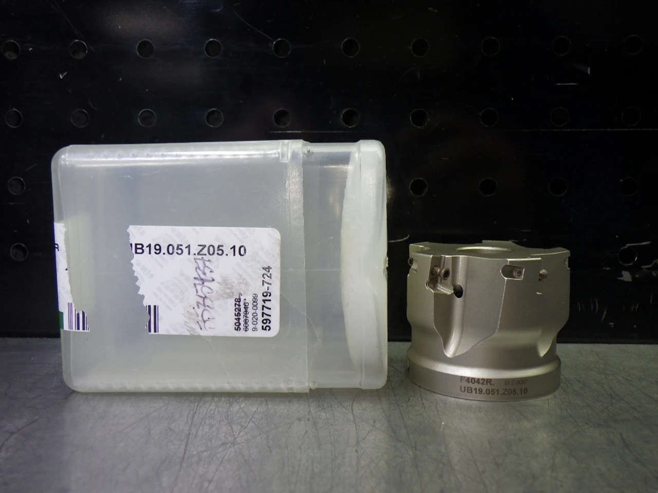 Walter 2" Coolant Thru Facemill 3/4" Arbor F4042R.UB19.051.Z05.10 (LOC2825B)