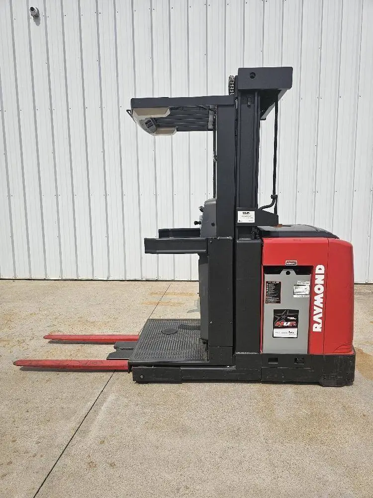 Used 2011 RAYMOND 520OPC30TT Order Pickers Illinois US | Somerset Equipment Sales #1546252