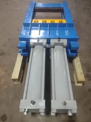 USED NEILSON & HIEBERT TAIL CUTTER