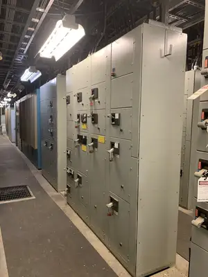 Five Star Double-Sided Motor Control Center (MCC), 600V Max., 1000A, 22 Buckets