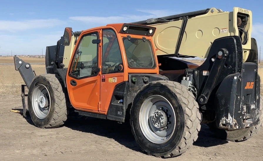 USED 2024 JLG 1055