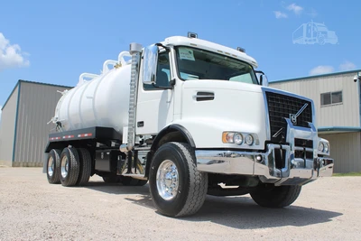 Used 2019 VOLVO VHD64B200 Septic/Sewer/Vacuum Trucks Texas US | Roll Off Truck World #1492002