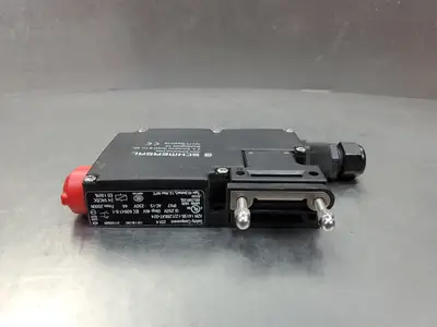 Used Schmersal AZM 161SK-12/12RKAT-024 Relays & Switches South Carolina US | Palmetto Automation #1520655