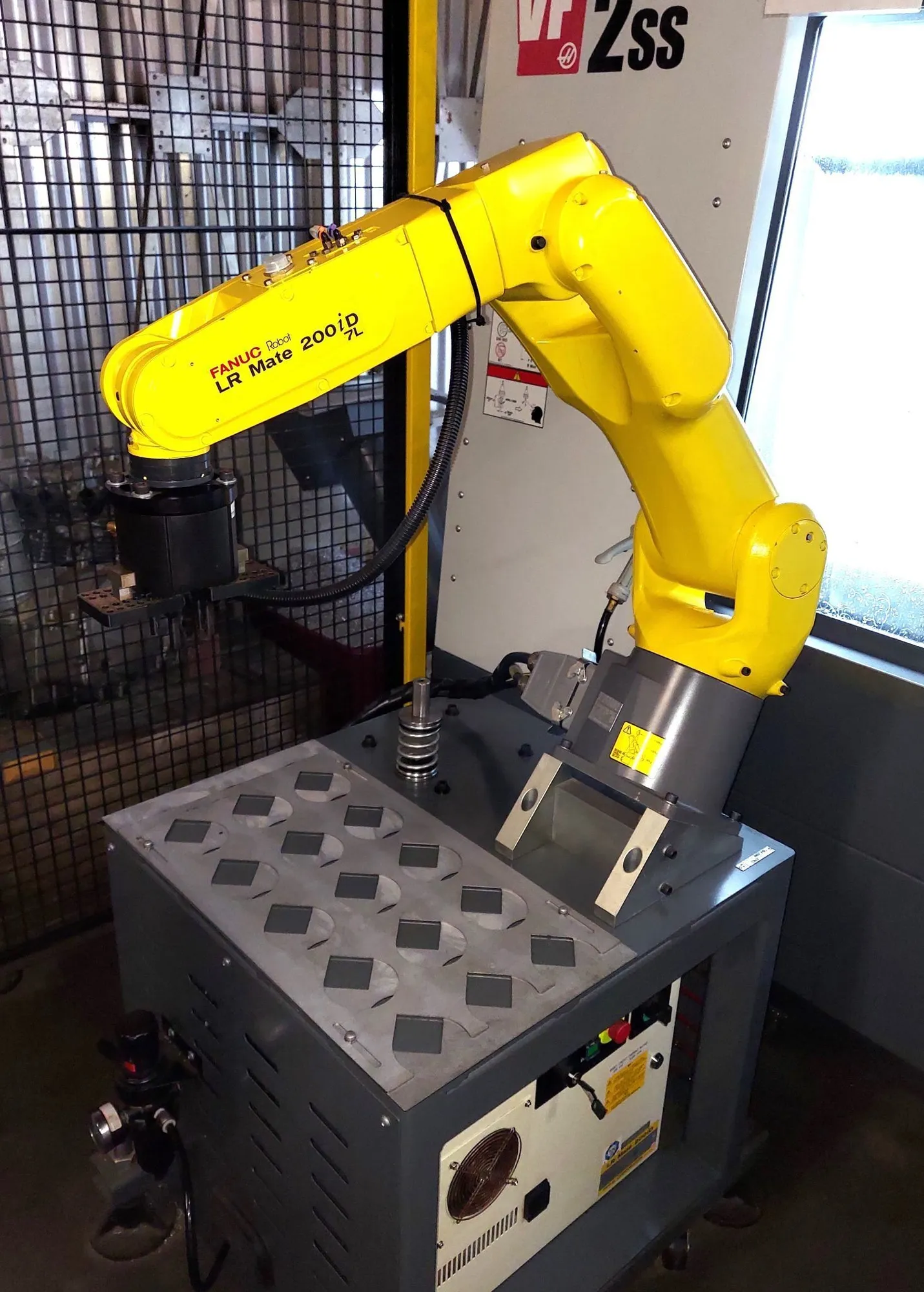 USED 2020 HAAS 7KG ROBOT PACKAGE 1