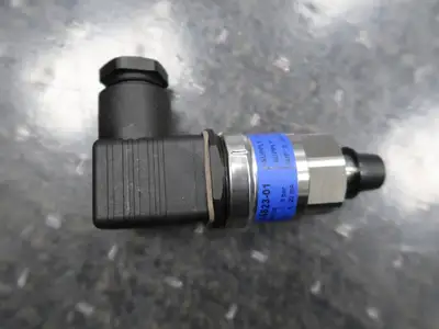NEW DANFOSS MBS 3100-2211-A6FB04-4