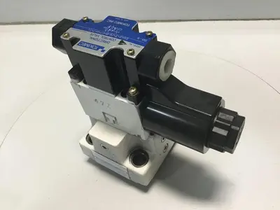USED TOKIMEC DG4V-3-2A-M-P7-H-7-52