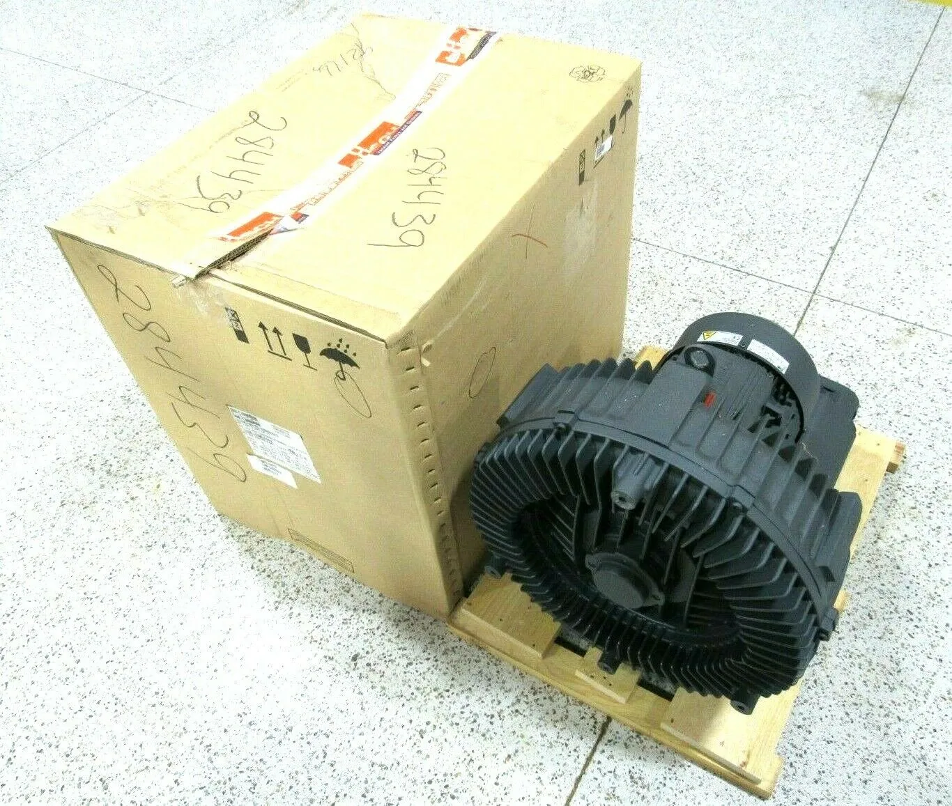 NEW BUSCH SB 1100 D 0H0 UK 11 BLOWER/VACUUM 1321131800 SB1100D0H0UK11