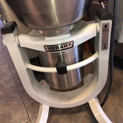 Hobart HCM-300 Vertical Cutter Mixer, Used Great ConditionHobart HCM-300 Vertical Cutter Mixer, Used Great Condition
