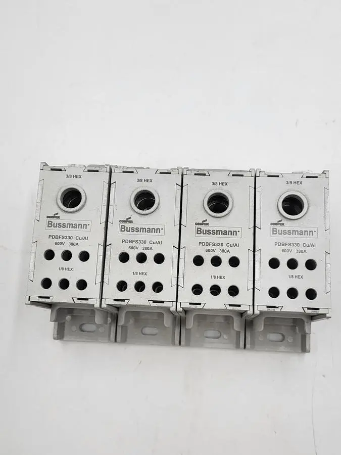 USED COOPER BUSSMANN PDBFS330 COOPER BUSSMANN SERIES POWER DISTRIBUTION BLOCK